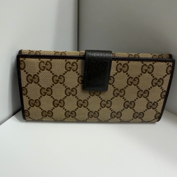 Gucci Beige and Brown Monogram Wallet - Picture 2 of 10